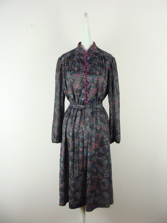 Vintage Dress 70s Sheer Sleeve Fit and Flare Mand… - image 3