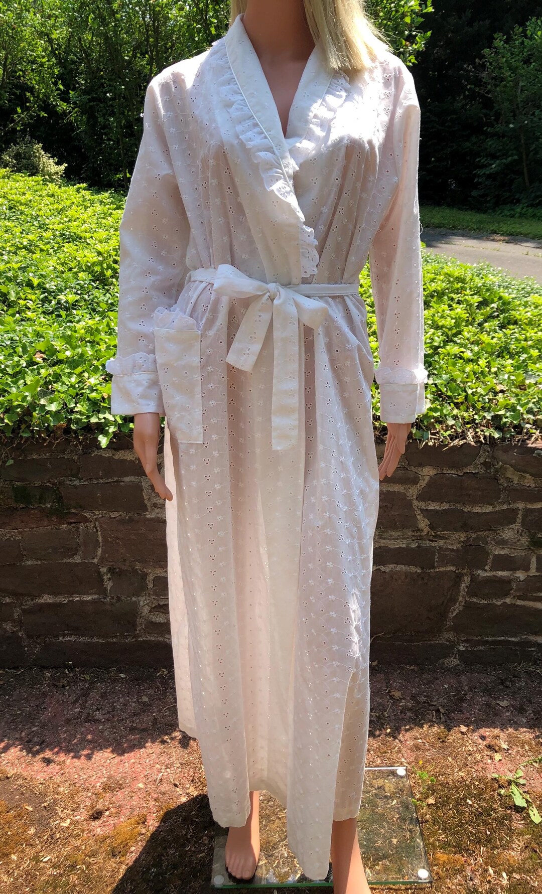 Vintage Eyelet Robe 70s Ariel White Peignoir Ruffle Trim Collar Wrap ...