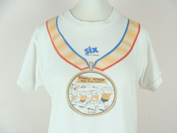 Vintage T-Shirt 80s Paper Thin Single Stitch Fami… - image 2