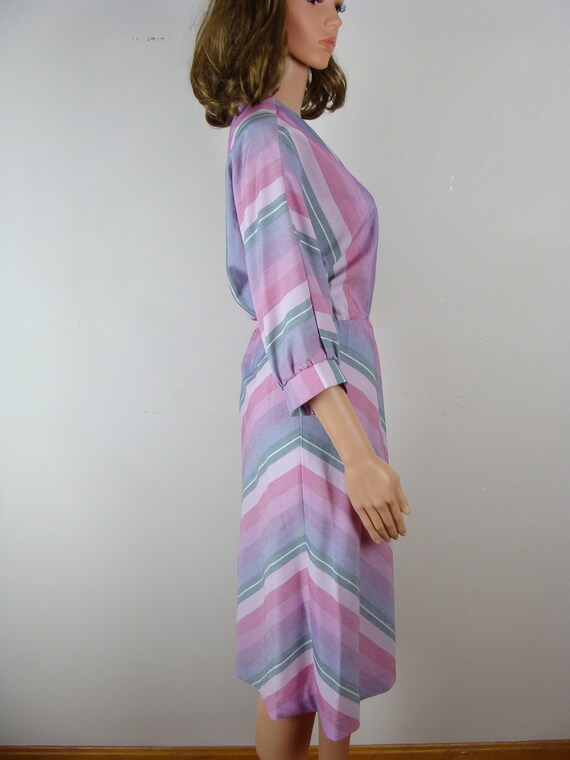 Vintage Chevron Striped Dress 70s Pastel Dolman S… - image 6