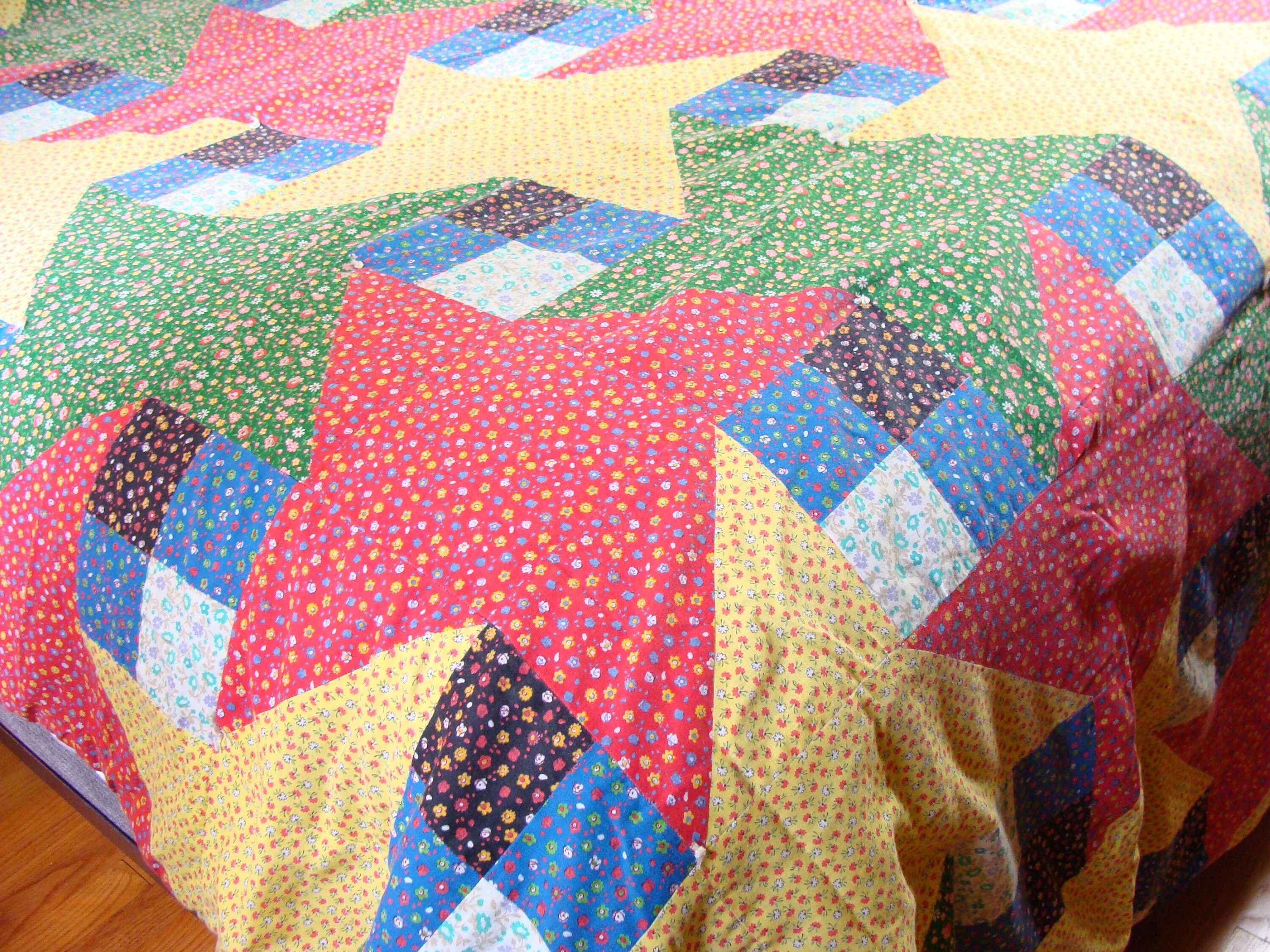 Vintage Quilted Blanket 70s Calico Floral Patchwork Comforter 