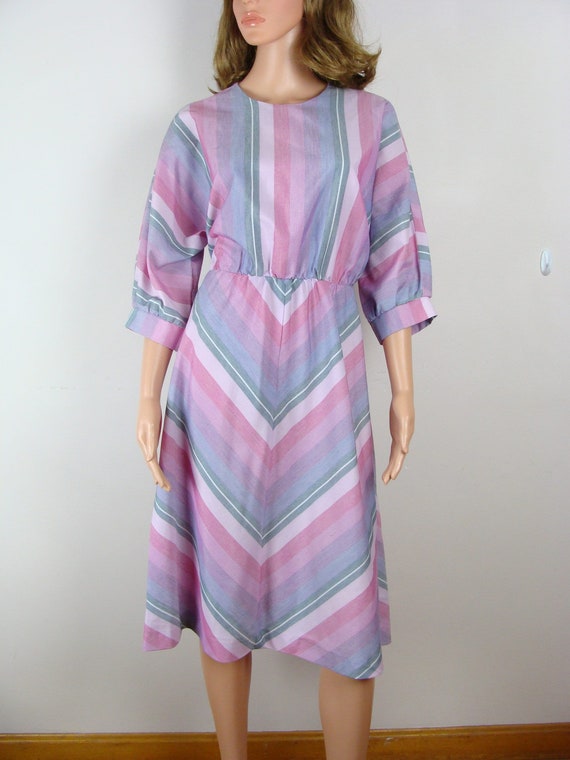 chevron pastel dress Vintage Pastel Dress 70s Chevron Stripe Dolman Sleeve 80s Elastic Waist  Patti Greene