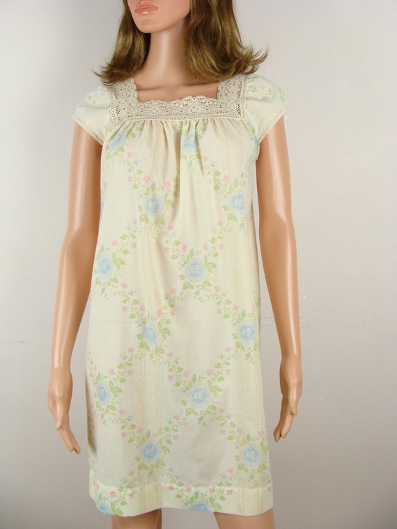 Vintage Nightgown 70s Barbizon Floral Print Knee … - image 2