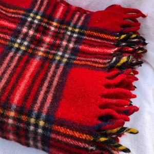 Vintage Tartan Plaid Wool Throw 60s Cozy Holiday Decor Stadium Lap Blanket Fringe
