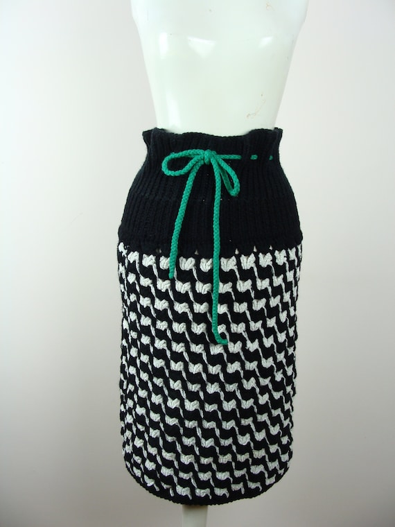 Vintage Knit Skirt 70s Houndstooth Chunky Knit Ch… - image 1