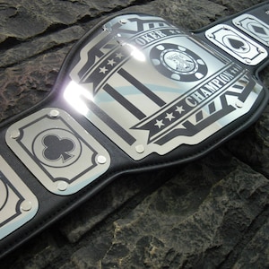 Cinto de título de campeonato de pôquer, modelo Legend, feito à mão, tamanho adulto, placas de metal, cartas, ases, espadas, feito nos EUA, tamanho adulto