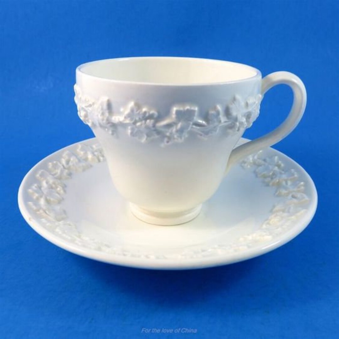 Wedgwood of Etruria Barlaston England Queensware Tea Cup & Saucer Set