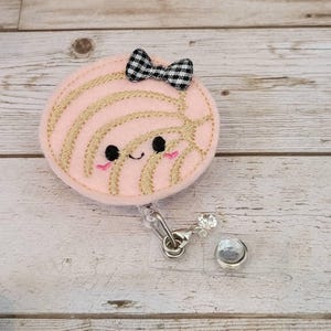 Concha Badge Reel: Pink Pan Dulce Design - Retractable ID Clip