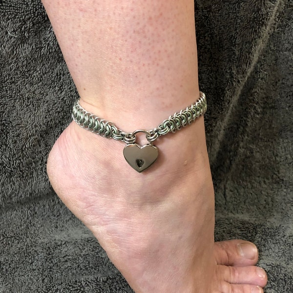 Green Accent Vertebrae Locking Anklet / Ankle Collar 24 7 Wearable / Gorean slave Anklet / Aluminum