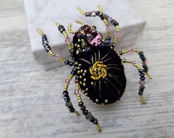 Spider brooch pin, Beaded Insect pin, Spider art, Velvet Spider jewelry, women jacket pin, Halloween gift for friend, Christmas gift for her