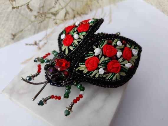 Embroidered May Bug Brooch Pin, Floral Insect Butterfly Art  display picture 1