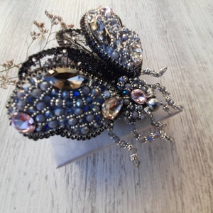 Motte Schmetterling Pin, große mutige Brosche, Perlen Fehler Brosche, Zikade Schmuck, große Insekt Brosche, Weihnachtsgeschenke, Mutter Geschenk von der Tochter