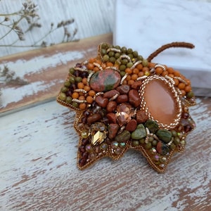 Ahornblatt Perlen Brosche, Herbst Herbst Schmuck, bestickte Brosche, Kanada Blatt Edelstein Perlen Brosche Herbst Geschenk für Thanksgivig