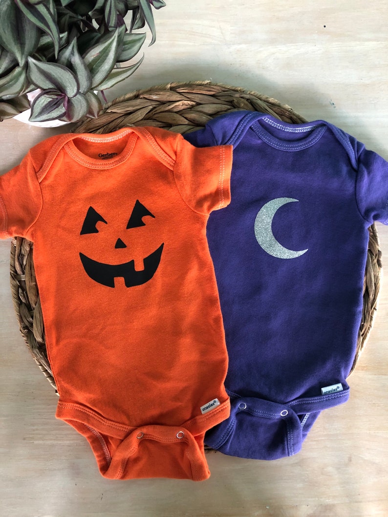 Smiling Jack O lantern Onesie Halloween Baby Shower Gift Pumpkin Onesie Halloween Bodysuit image 6