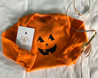 Smiling Jack O lantern Bodysuit | Halloween | Baby Shower Gift | Pumpkin Baby Bodysuit | Halloween Bodysuit