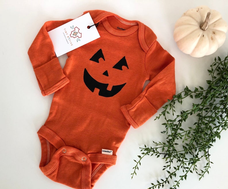 Smiling Jack O lantern Onesie Halloween Baby Shower Gift Pumpkin Onesie Halloween Bodysuit image 8