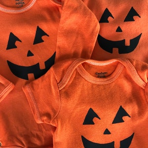 Smiling Jack O lantern Onesie Halloween Baby Shower Gift Pumpkin Onesie Halloween Bodysuit image 5