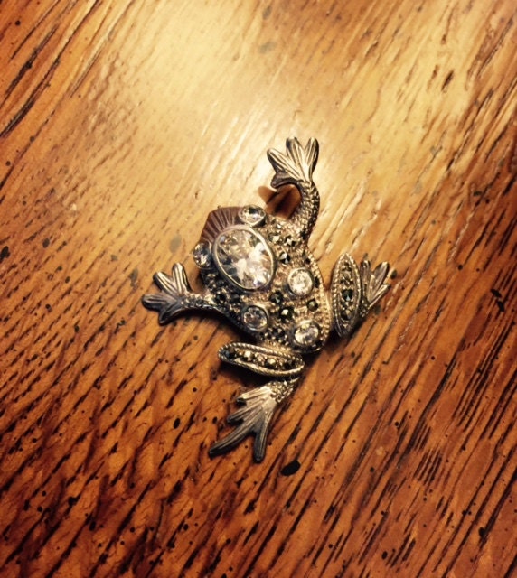 Broche (pin) Grenouille En Argent Sterling 925A - Incrustations Vertes Et Pierres Rouges - Vintage Thaïlande - Occasion