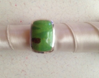 Sterling Silver  Bezel set  Polished Natural Green Agate Gemstone Ring