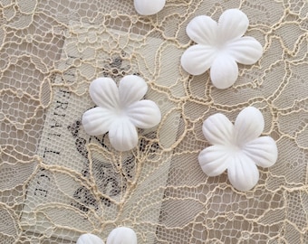 5pcs White bridal fabric flowers, Bridal fabric, Flowers, Hair pins, Hair accessories, Bridal accessories, Wedding accessories, Lace, P0005