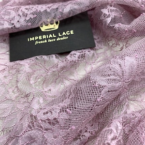 Adorno de encaje lila, Encaje floral, Adorno de encaje para bodas, Encaje de novia, Encaje Chantilly, Encaje francés, Encaje cortado a medida, Encaje de noche MK00162