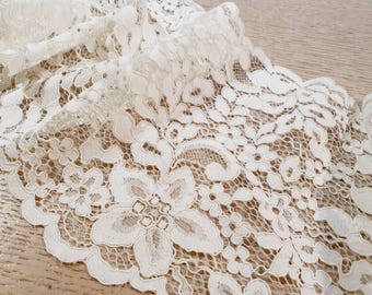 Ivory Alencon Lace Trim, Bridal Wedding Fabric, Scalloped Edge