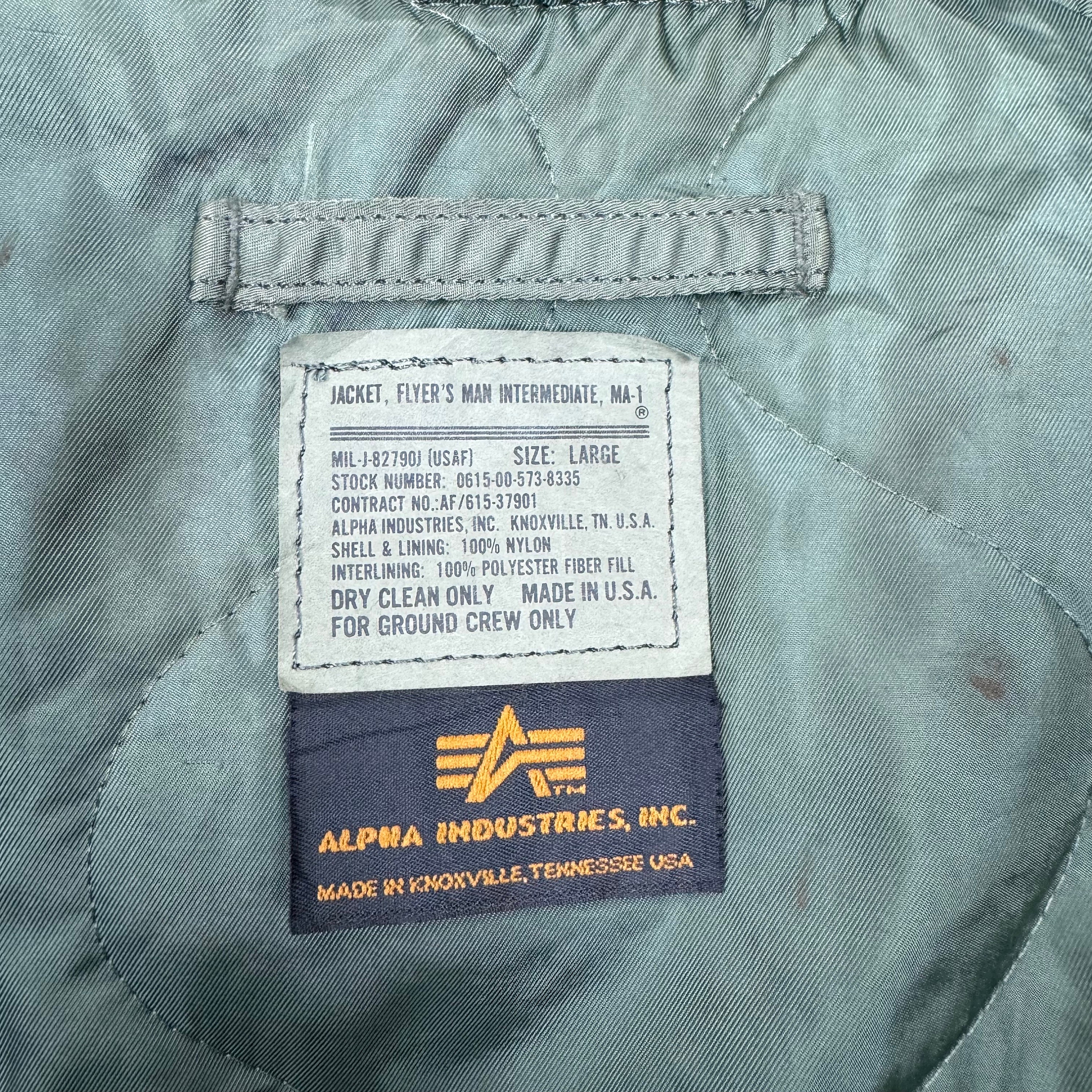 Vintage 70s ALPHA INDUSTRIES Patch Flight MA-1 Bomber Jacket Green