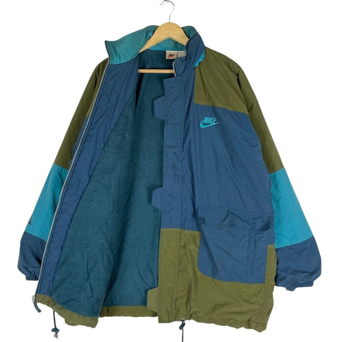 Vintage 90s NIKE ACG Windbreaker Colour Block Spellout Light Vintage 90s NIKE ACG Windbreaker Colour Block Spellout Light