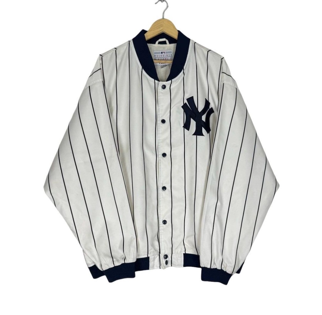 レア物New York Yankees ジャケット ネイビー/シルバー ニューヨーク ヤンキース サテン ジャケット スタジャン YANKEES