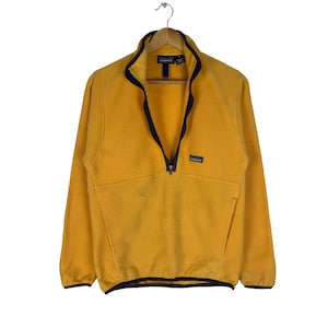 Patagonia Synchilla Fleece Sweatshirt Half Zipper Mountain Spell Out Yellow Colour Sweater Size Small