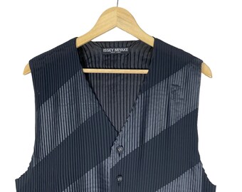 ISSEY MIYAKE AUTUMN WINTER 2024/25 コレクション 15