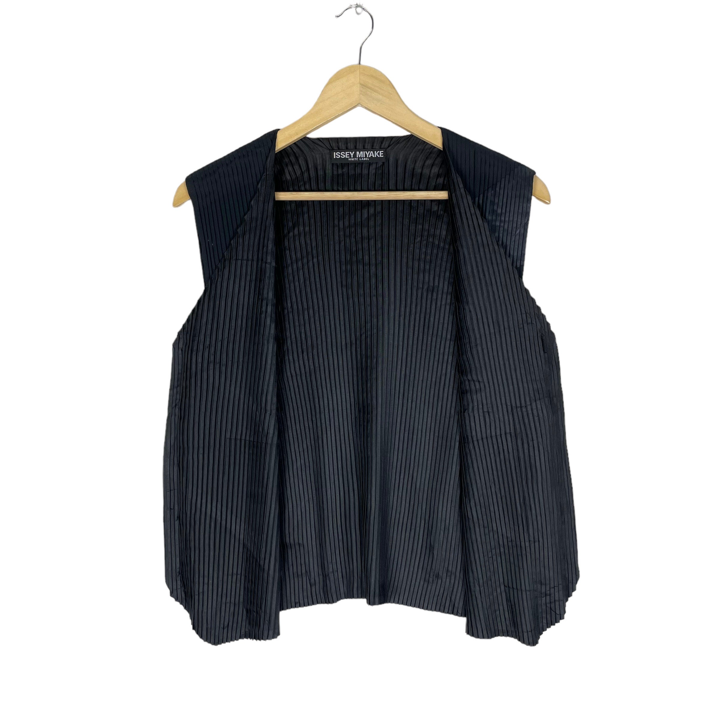 みーこ様 ISSEY MIYAKE Pleats Please Tank Tops Sleeveless Japan