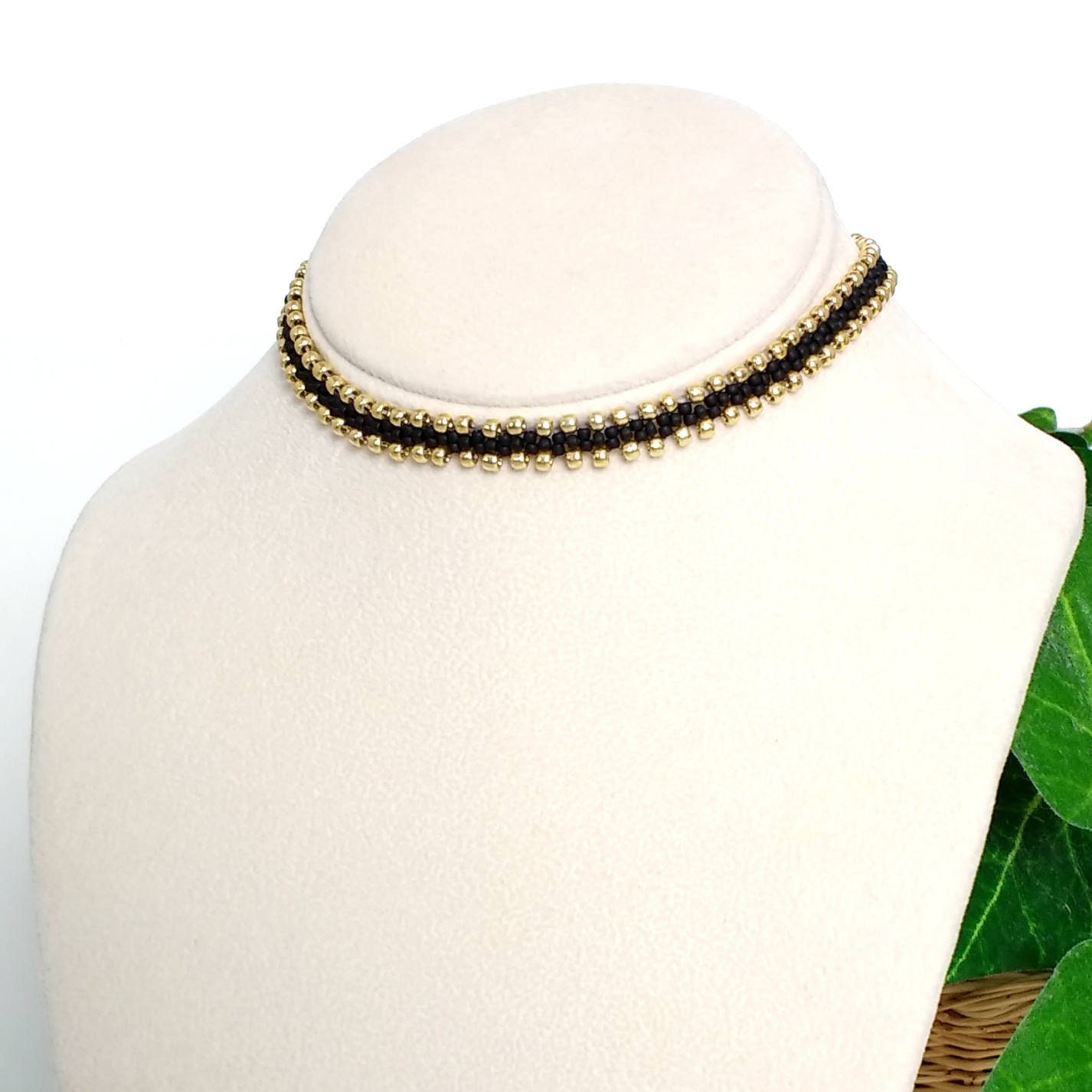Choker Necklace Black Gold main image 1