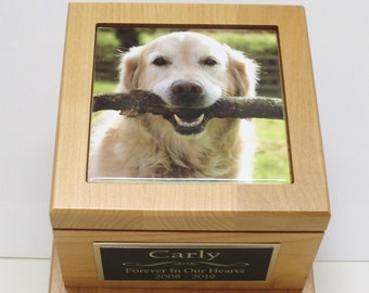 Urna para mascotas, urna para perros, recuerdo conmemorativo para mascotas, urna de cremación, mosaico fotográfico personalizado y etiqueta de latón personalizada, urna para perros medianos de aliso rojo de hasta 60 lb