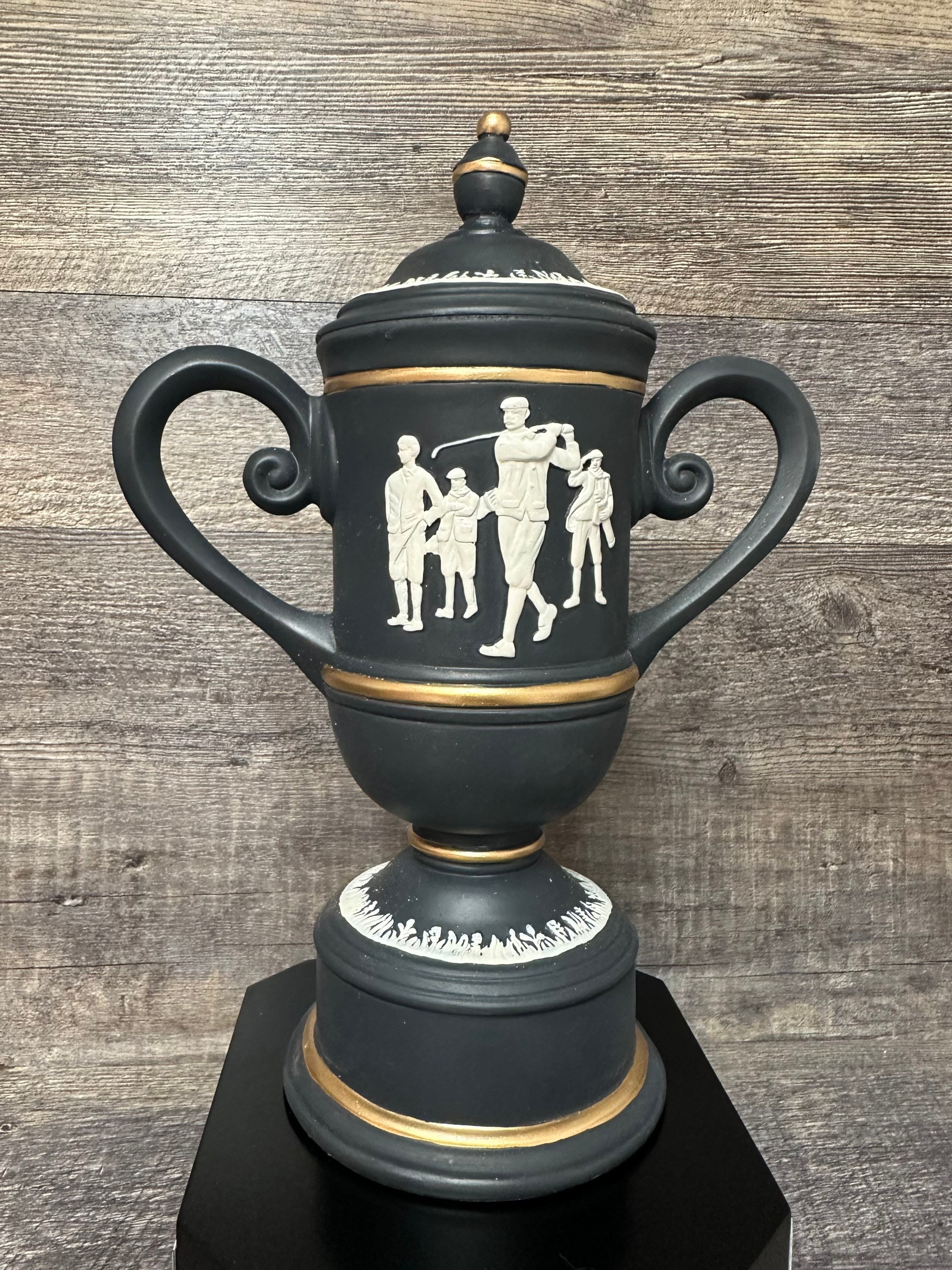 Coppa trofeo personalizzata con coperchio – Hole Gadget