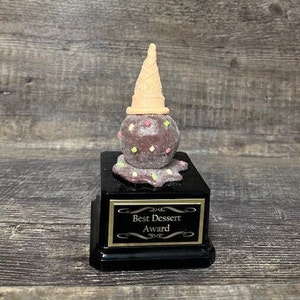 Schokoladeneistüte Trophäe Beste Dessert Trophäe Wettbewerb Trophäe Schmelzeistüte Geburtstags-Gag-Geschenk-Desserttrophäe Lustige Trophäe