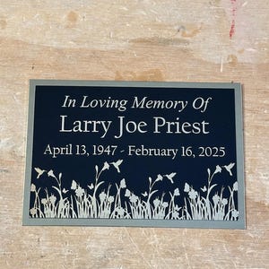 Custom Engraved Name Plate – Memorial Urn Tag with Wildflowers & Hummingbirds | 4" x 2.75" | In Loving Memory | Black / Gold