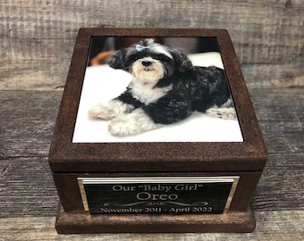 Urna para mascotas Urna para perros Urna conmemorativa de CAOBA Urna de cremación Dachshund Chihuahua Yorkie Maltés Pom Foto y placa personalizadas Perro pequeño de hasta 25 libras