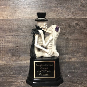 Halloween Trophy Couple Costume Contest Winner Skeleton Kissing Couple Dia De Los Muertos Winner Couples Trophies Halloween Decor Skull