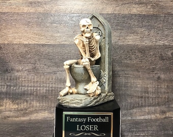 Trofeo de perdedor de fútbol de fantasía, temporada de mierda FFL, trofeo perpetuo Sacko, inodoro, esqueleto, trofeo divertido, peor perdedor