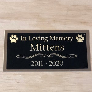 Dog Urn Custom Engraved Name Plate for Cremation Urn Cat Urn Pet Urn Black/Gold Personalized Engraved Name Plaque Name Plate Memorial Plaque