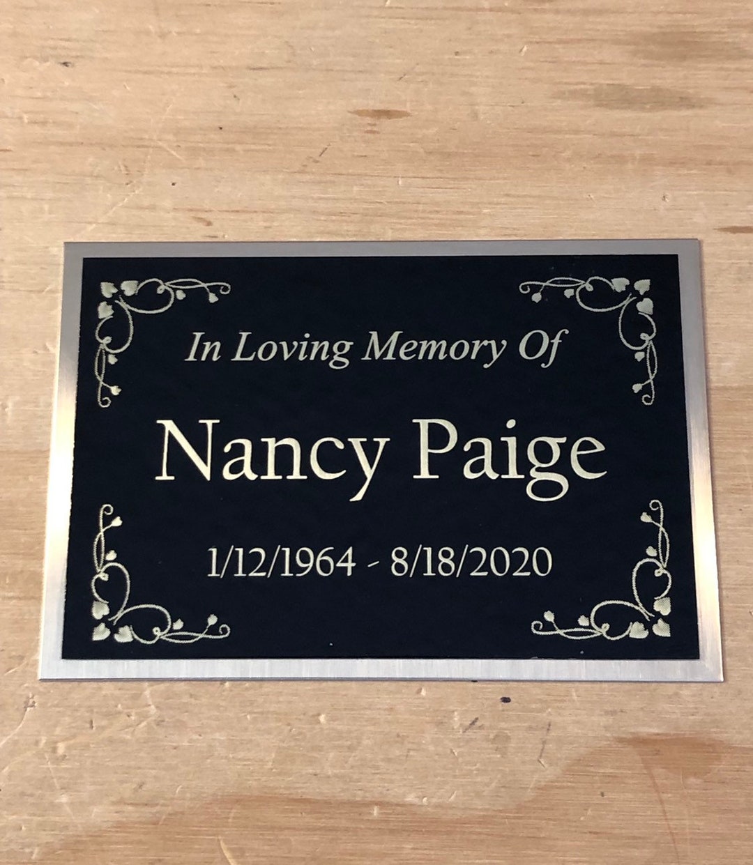 Custom Engraved Name Plate Cremation Urn HEART BOARDER Memorial Urn Tag