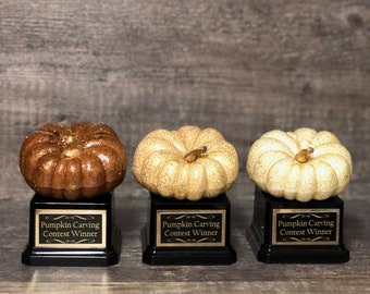 Trophée d'Halloween, lot de 3 mini citrouilles craquelées scintillantes, gagnant du concours de sculptures de citrouilles, malle ou friandise d'Halloween