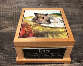 Hamster Urne Maus Urne Meerschweinchen Urne Kleintier Haustier Urne Hase Urne Haustier Erinnerungsbox Urne Benutzerdefinierte Foto Tile & gravierte Marke bis 25lbs