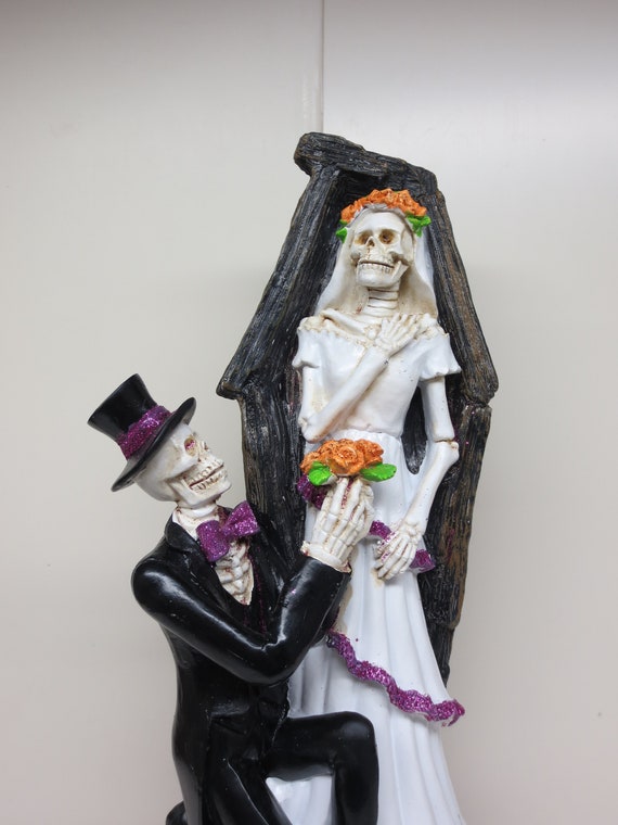 Halloween Trophy Couple Costume Day of the Dead Trophy Skeleton Scariest Costume Trophy Contest Dia De Los Muertos Winner Halloween Decor