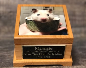 Hamster Urne Maus Urne Meerschweinchen Urne Kleintier Haustier Urne Hase Urne Haustier Erinnerungsbox Urne Benutzerdefinierte Foto Tile & gravierte Marke bis 25lbs