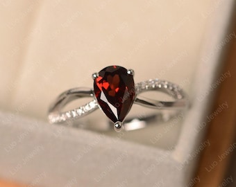 Roter Granat Ring, Weißgold Verlobungsring, Januar Geburtsstein, Edelstein Ring im Tropfenschliff