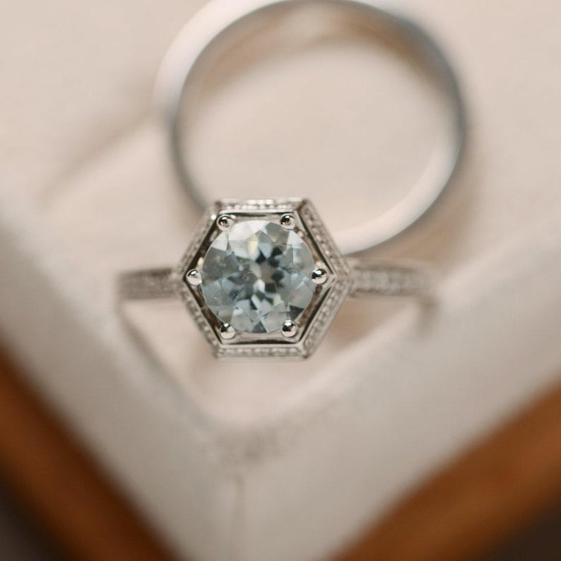 Anillo de aguamarina natural, piedra de nacimiento de marzo, anillo de compromiso, anillo de promesa para ella. imagen 1