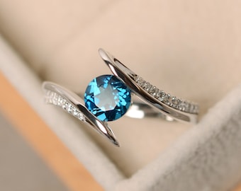 London blue topaz ring, round cut,blue stone,topaz engagement ring,November birthstone ring