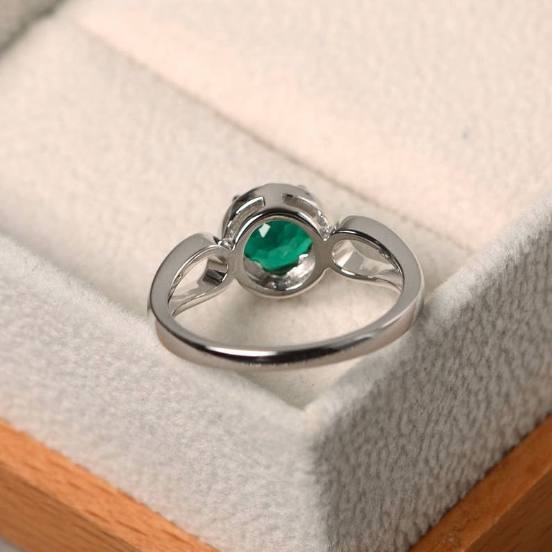 sterling silver rings May birthstone rings green gemstone rings,round cut rings emerald wedding rings Halo rings